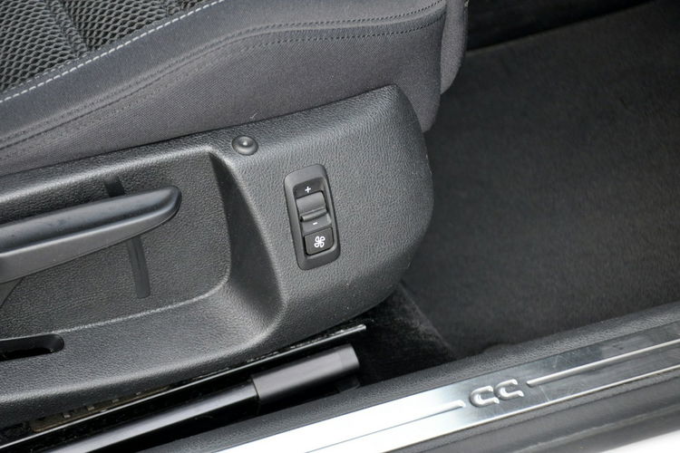 Volkswagen CC 2.0TDI(140KM) Radar Xenon Led Navi Kamera BLS Chrom Welur Masaże Alu17 zdjęcie 19