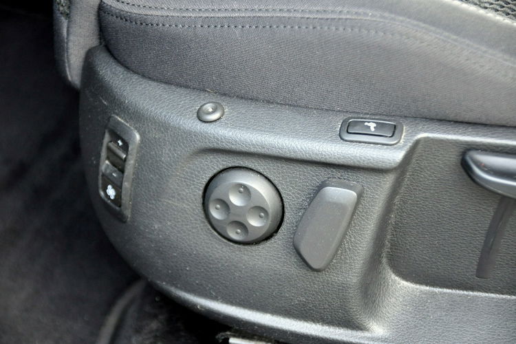 Volkswagen CC 2.0TDI(140KM) Radar Xenon Led Navi Kamera BLS Chrom Welur Masaże Alu17 zdjęcie 23