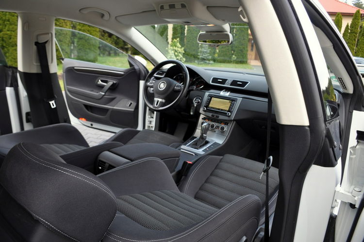 Volkswagen CC 2.0TDI(140KM) Radar Xenon Led Navi Kamera BLS Chrom Welur Masaże Alu17 zdjęcie 24