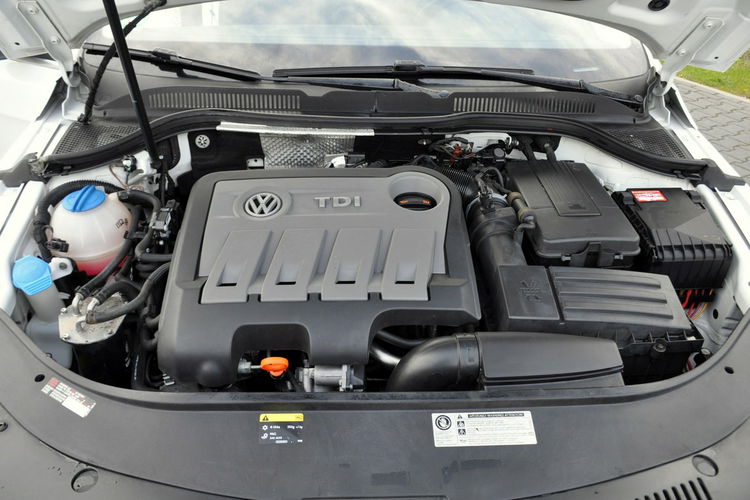 Volkswagen CC 2.0TDI(140KM) Radar Xenon Led Navi Kamera BLS Chrom Welur Masaże Alu17 zdjęcie 39