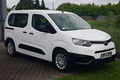 samochód osobowy Toyota zdjęcie 1