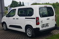 samochód osobowy Toyota zdjęcie 3