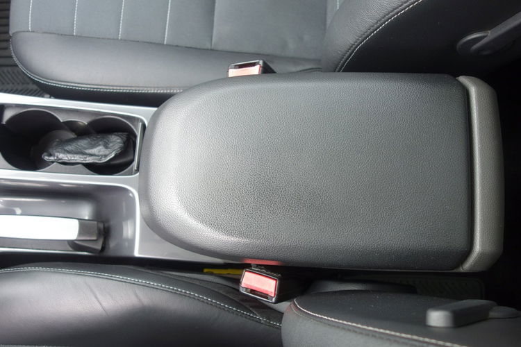 Kuga FORD KUGA zdjęcie 19