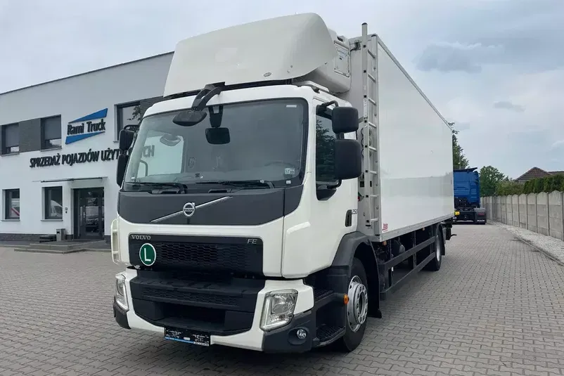 samochód ciężarowy Volvo zdjęcie 1