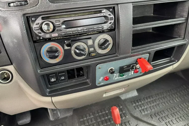 Nissan Cabstar zdjęcie 27