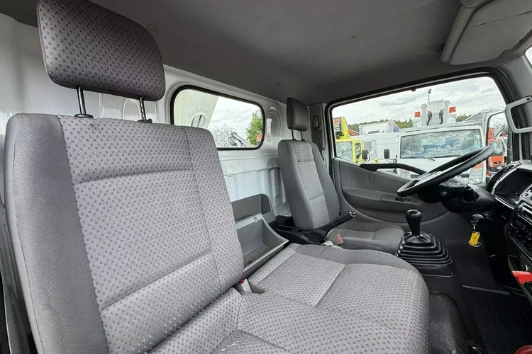 Nissan Cabstar zdjęcie 32