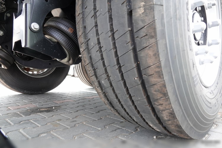 Reisch WYWROTKA 31 m3 / RHKS / PODŁOGA 8MM / FABRYCZNIE NOWA / OŚ PODNOSZONA  / osie SAF / NIEUŻYWANA zdjęcie 15