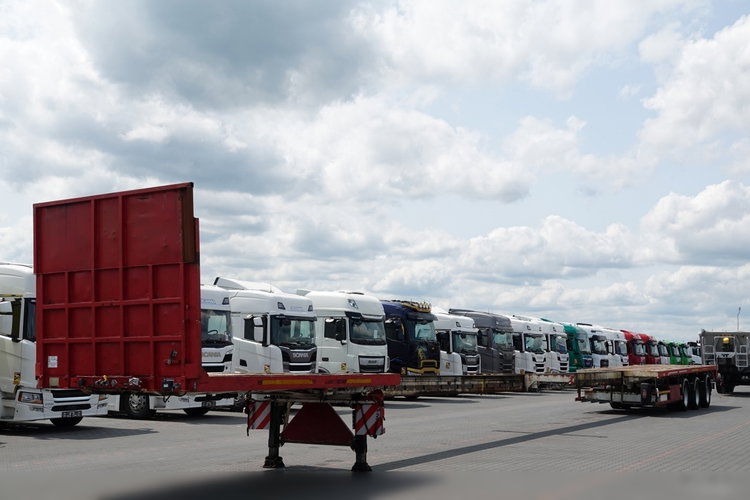 Faymonville / SPZ-3AA  / NACZEPA LAWETA / ROZCIĄGANA / 29 M / ZAWIESZENIE HYDRAULICZNE / OSIE SKRĘTNE  zdjęcie 2