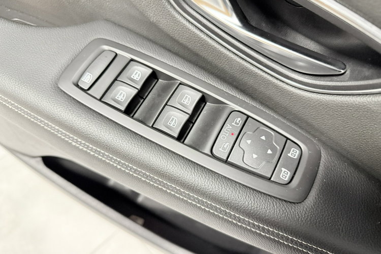 Renault Scenic 1.6 dCi 130KM INTENS Full LED Panorama HeadUp PDC 360 BOSE zdjęcie 41