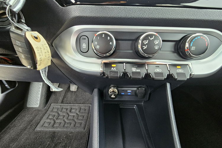 Kia Rio tempomat,  serwis aso,  alufelgi,  zarejestrowany zdjęcie 19
