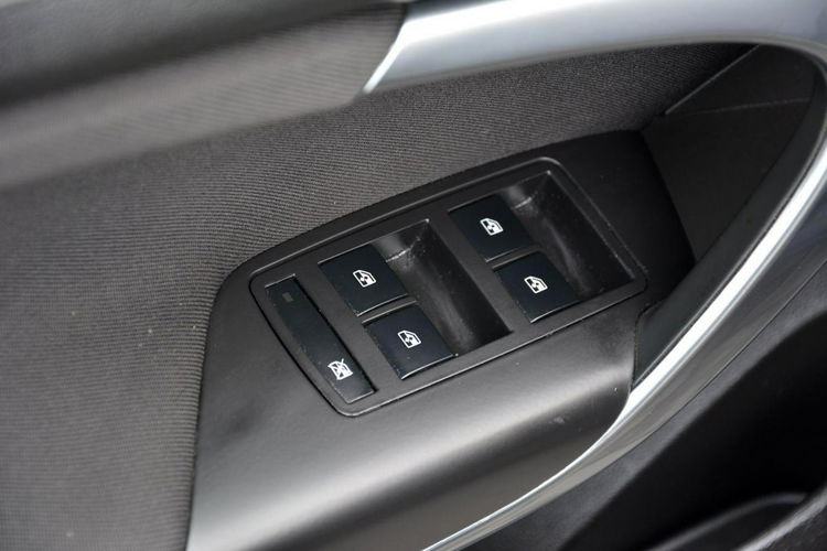 Opel Insignia Bi-Xenon Ledy 4X4 Zegary Virtual Radar Lane Assist Navi 2xParktr zdjęcie 34