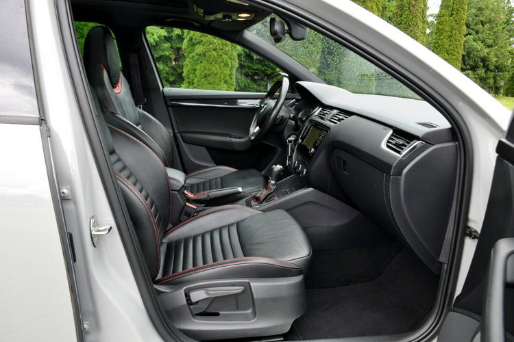 Skoda Octavia 2.0TDI(184KM) VRS Xenon Led Navi Panorama Skóry Reling F1 Alu18"ASO zdjęcie 17