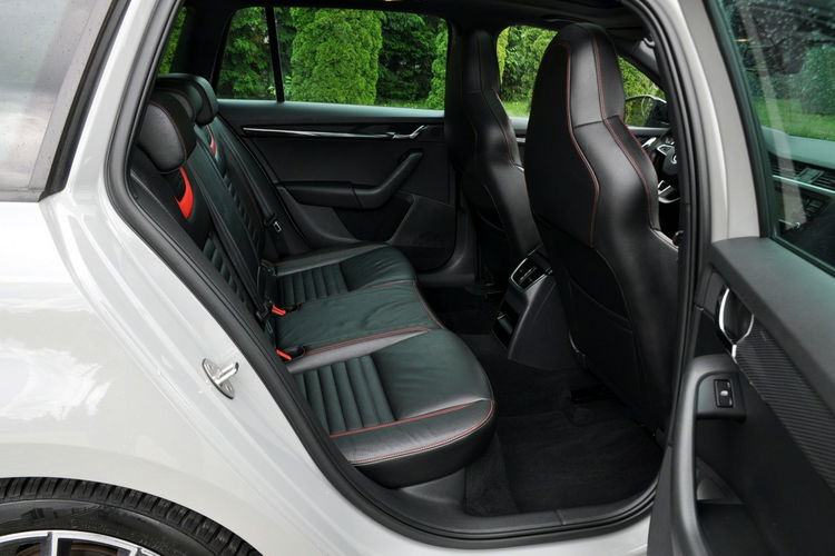 Skoda Octavia 2.0TDI(184KM) VRS Xenon Led Navi Panorama Skóry Reling F1 Alu18"ASO zdjęcie 20