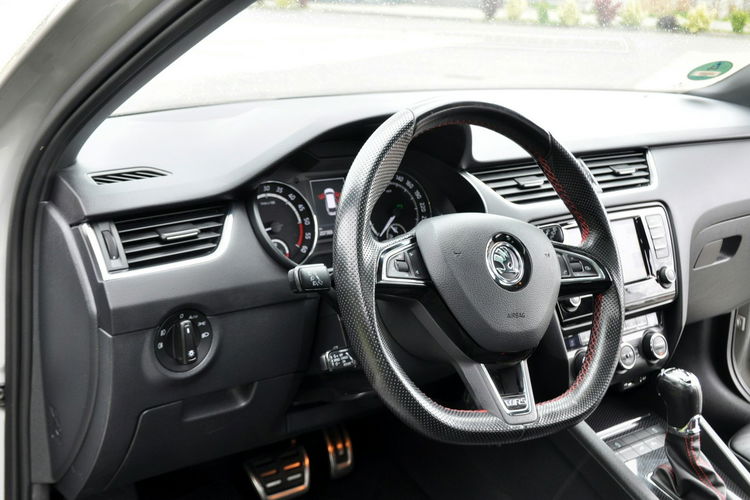 Skoda Octavia 2.0TDI(184KM) VRS Xenon Led Navi Panorama Skóry Reling F1 Alu18"ASO zdjęcie 23