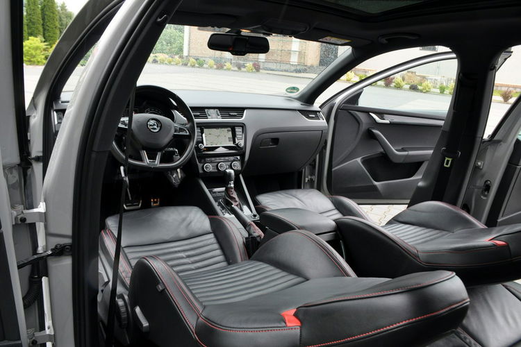 Skoda Octavia 2.0TDI(184KM) VRS Xenon Led Navi Panorama Skóry Reling F1 Alu18"ASO zdjęcie 28