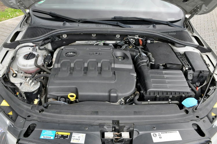 Skoda Octavia 2.0TDI(184KM) VRS Xenon Led Navi Panorama Skóry Reling F1 Alu18"ASO zdjęcie 39