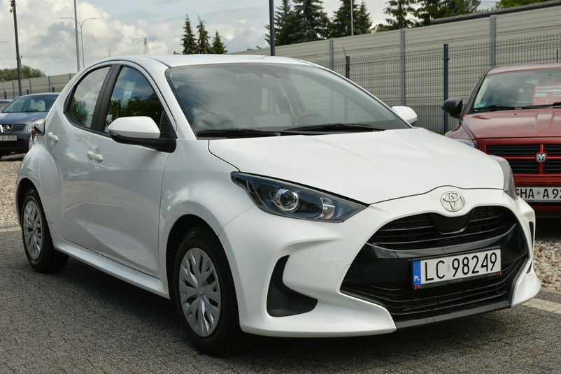 samochód osobowy Toyota zdjęcie 1
