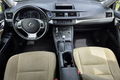samochód osobowy Lexus zdjęcie 13