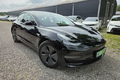samochód osobowy Tesla zdjęcie 3