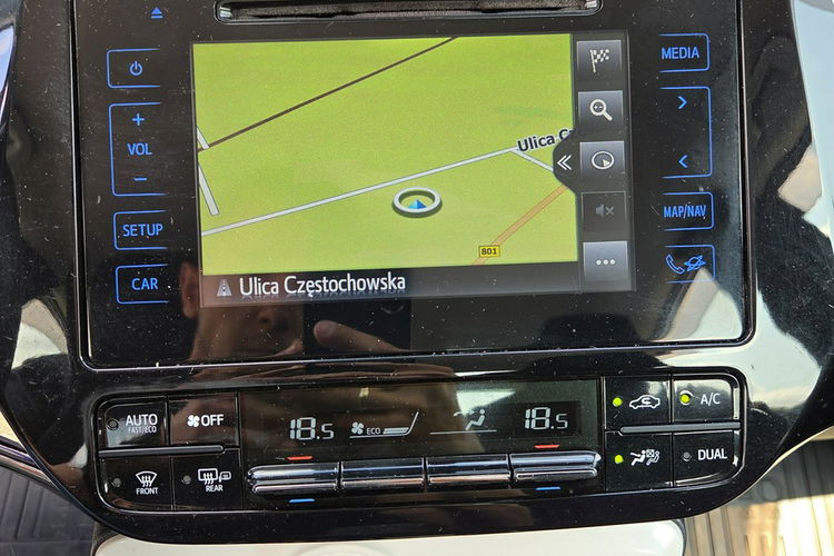 Toyota Prius 1.8 HSD 136KM Hand free Kamera Navi Ast. pasa Distronic Serwis zdjęcie 21