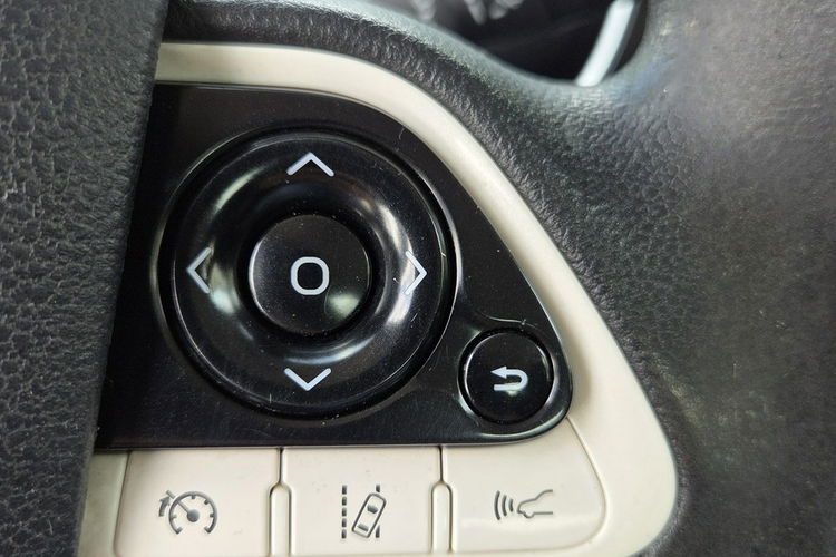 Toyota Prius 1.8 HSD 136KM Hand free Kamera Navi Ast. pasa Distronic Serwis zdjęcie 22