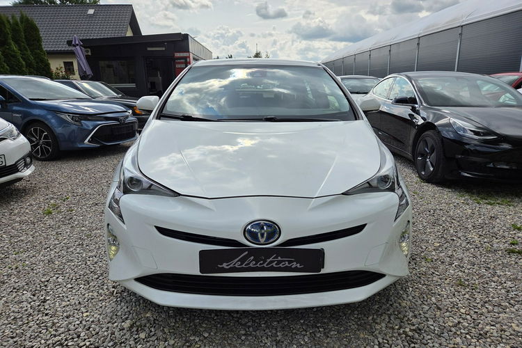 Toyota Prius 1.8 HSD 136KM Hand free Kamera Navi Ast. pasa Distronic Serwis zdjęcie 3