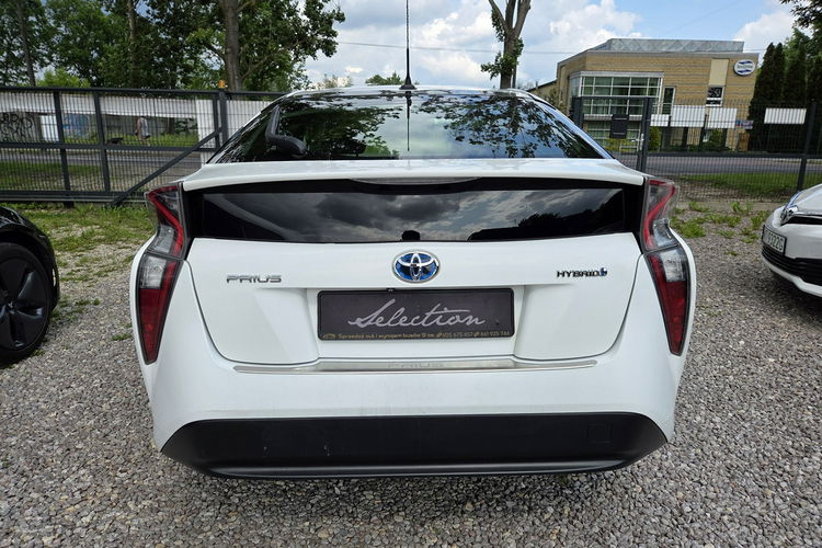 Toyota Prius 1.8 HSD 136KM Hand free Kamera Navi Ast. pasa Distronic Serwis zdjęcie 5