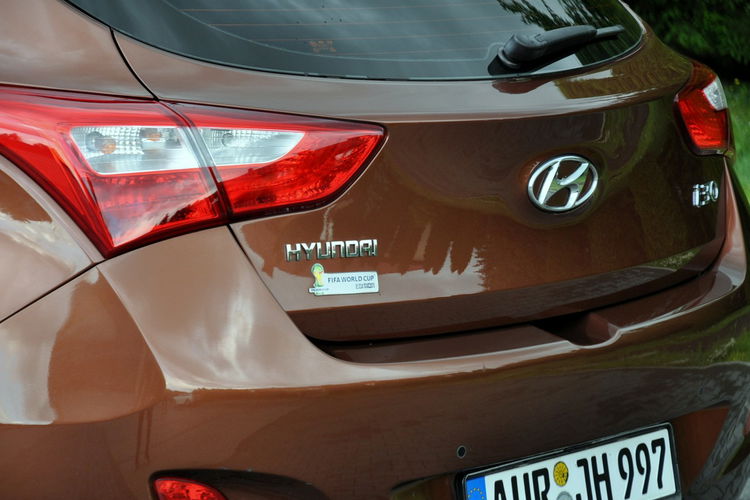 Hyundai i30 1.4i(99KM) Led Klimatyzacja Parktronik Welur I Właściciel Alu 15"ASO zdjęcie 16