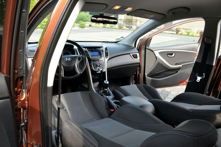 Hyundai i30 1.4i(99KM) Led Klimatyzacja Parktronik Welur I Właściciel Alu 15"ASO zdjęcie 27