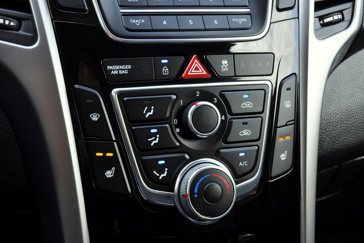 Hyundai i30 1.4i(99KM) Led Klimatyzacja Parktronik Welur I Właściciel Alu 15"ASO zdjęcie 31