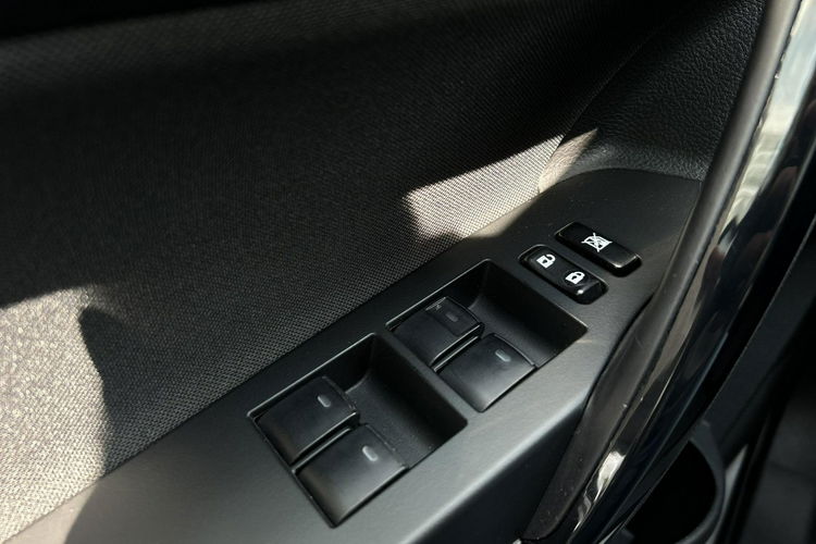 Toyota Auris 1.8 HSD 135KM SELECTION COMFORT, salon Polska, gwarancja zdjęcie 19