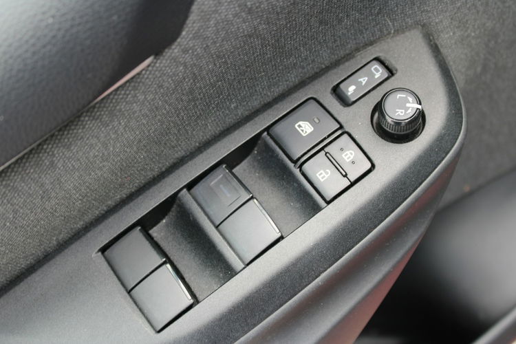 Toyota Yaris Selection Automat Kamera Asysten pasa zdjęcie 15