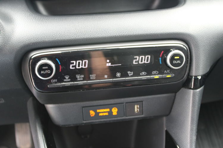 Toyota Yaris Selection Automat Kamera Asysten pasa zdjęcie 22