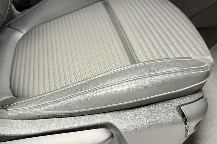 Renault Scenic 1.6 dCi 130KM INTENS Full LED Panorama HeadUp PDC 360 BOSE zdjęcie 23