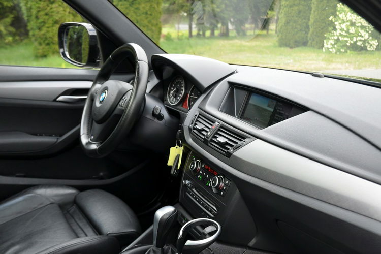 BMW X1 2.0d(204KM) M-Pakiet xDrive Xenon Navi Kamera Skóry Panorama Alu17"ASO zdjęcie 18