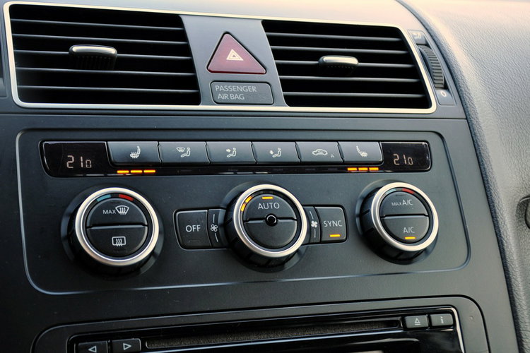 Volkswagen Touran 2.0TDI(140KM) Lift Xenon Led Duża Navi 7-Foteli Match Reling Alu16"ASO zdjęcie 34