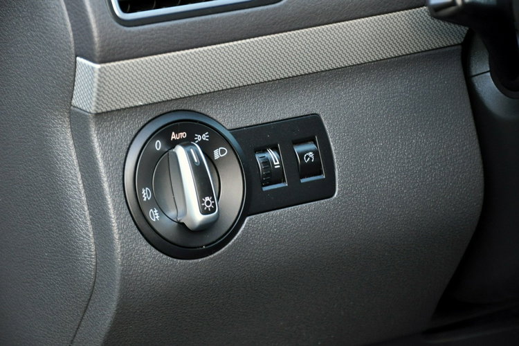 Volkswagen Touran 2.0TDI(140KM) Lift Xenon Led Duża Navi 7-Foteli Match Reling Alu16"ASO zdjęcie 37