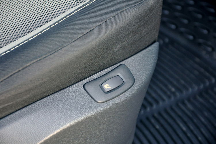 Renault Captur 0.9i(90KM) 95tyś.km Led Navi Parktr. Welur Keyless Go I Wł Alu16"ASO zdjęcie 19