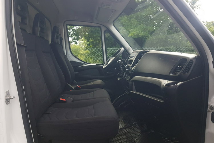 Iveco Daily 35S15 3.0 KLIMA 8EP KONTENER 4.22x2.10x2.11 AC KRAJOWY DMC 3500 KG zdjęcie 19