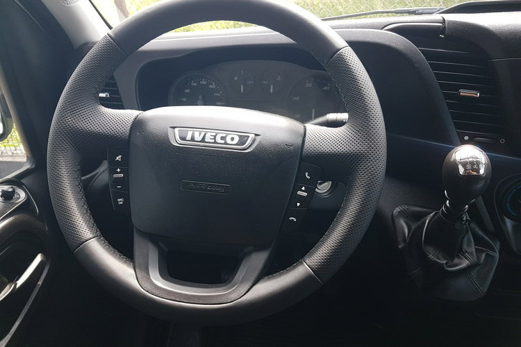 Iveco Daily 35S15 3.0 KLIMA 8EP KONTENER 4.22x2.10x2.11 AC KRAJOWY DMC 3500 KG zdjęcie 20