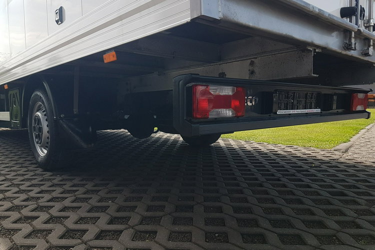 Iveco Daily 35S15 3.0 KLIMA 8EP KONTENER 4.22x2.10x2.11 AC KRAJOWY DMC 3500 KG zdjęcie 23