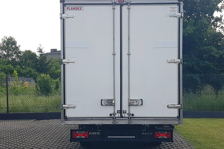 Iveco Daily 35S15 3.0 KLIMA 8EP KONTENER 4.22x2.10x2.11 AC KRAJOWY DMC 3500 KG zdjęcie 15
