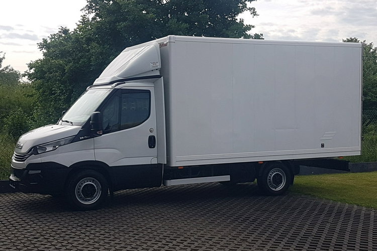 Iveco Daily 35S15 3.0 KLIMA 8EP KONTENER 4.22x2.10x2.11 AC KRAJOWY DMC 3500 KG zdjęcie 2
