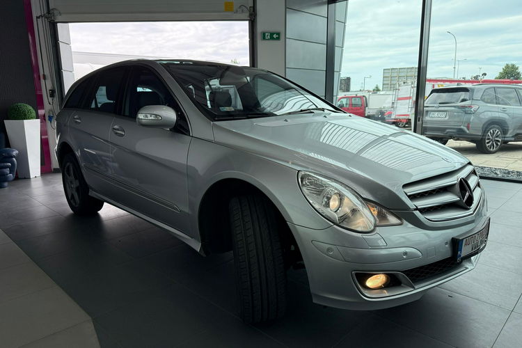 R 350 Mercedes-Benz Klasa R R 350 / NISKIE km/ PL Salon /BOGATE wyposażenie zdjęcie 4