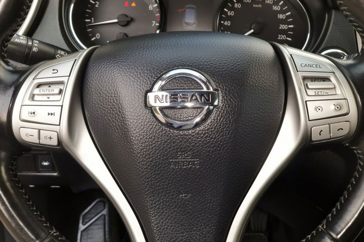Nissan Qashqai Nawi Panorama kamery 360 zdjęcie 15