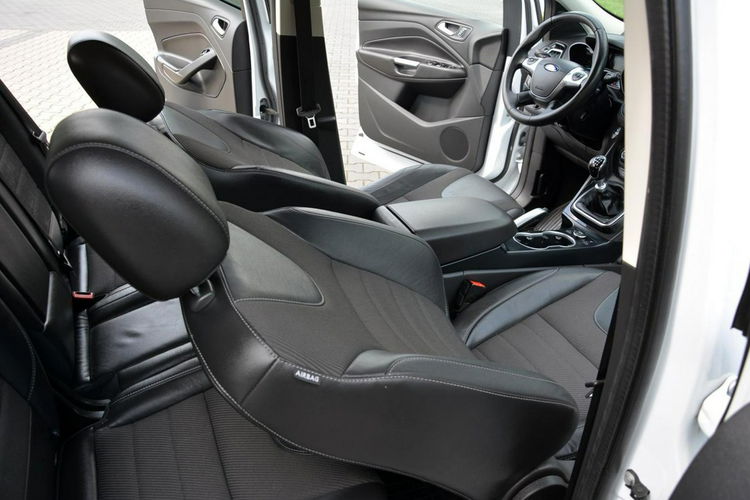 Ford Kuga 2.0TDCi(150KM) 144 tyś Navi Tablet Skóry Klimatronik Alu17" ASO zdjęcie 20