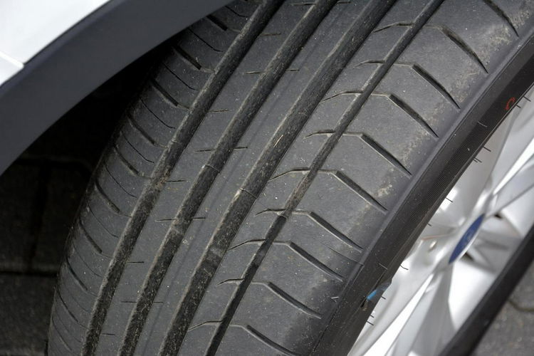 Ford Kuga 2.0TDCi(150KM) 144 tyś Navi Tablet Skóry Klimatronik Alu17" ASO zdjęcie 36