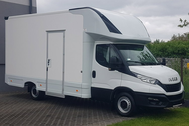 Iveco Daily KONTENER NISKOPODŁOGOWY 4.43x2.23x2.42 SKLEP BAR FOODTRUCK KAMPER AC zdjęcie 2