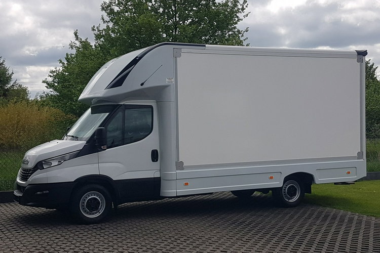 Iveco Daily KONTENER NISKOPODŁOGOWY 4.43x2.23x2.42 SKLEP BAR FOODTRUCK KAMPER AC zdjęcie 2