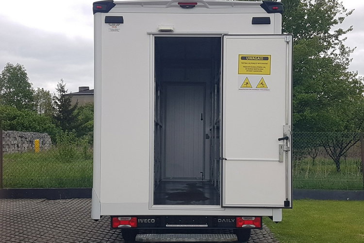Iveco Daily KONTENER NISKOPODŁOGOWY 4.43x2.23x2.42 SKLEP BAR FOODTRUCK KAMPER AC zdjęcie 5